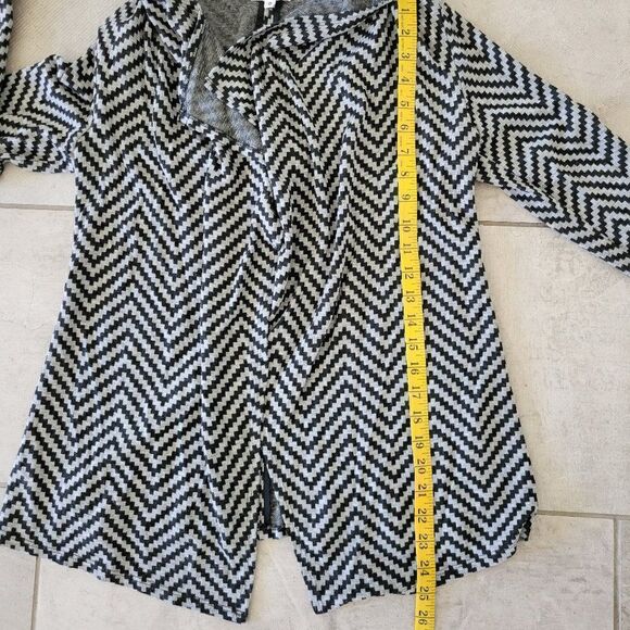 Trina Turk Black‎ Gray Stripe Drape Front Cardigan size 0 (S) - Picture 6 of 7